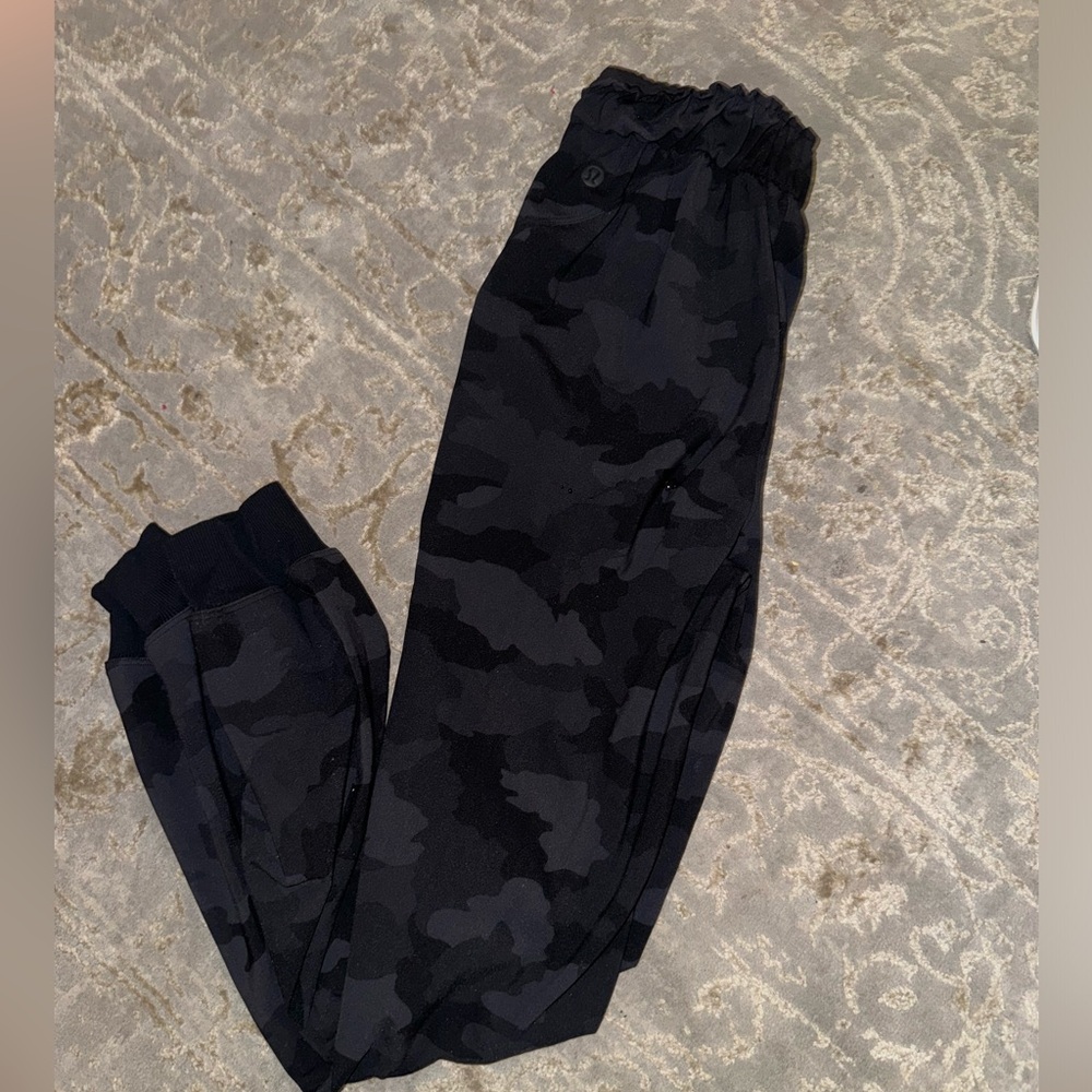 lululemon align joggers black camo size 0 new without tags